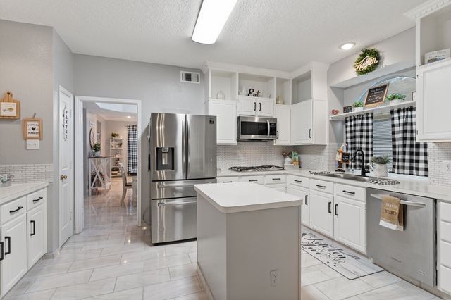 925 Micarta Drive, Mesquite, TX 75181