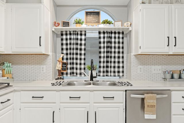 925 Micarta Drive, Mesquite, TX 75181