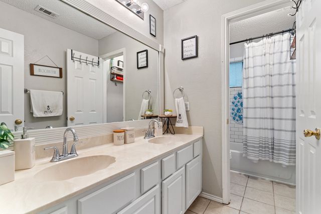 925 Micarta Drive, Mesquite, TX 75181