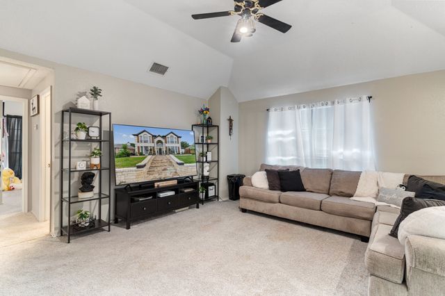 925 Micarta Drive, Mesquite, TX 75181