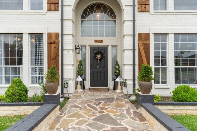 925 Micarta Drive, Mesquite, TX 75181