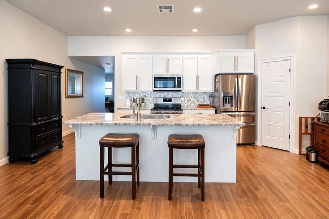 804 E 7th Street, Grove, OK 74344