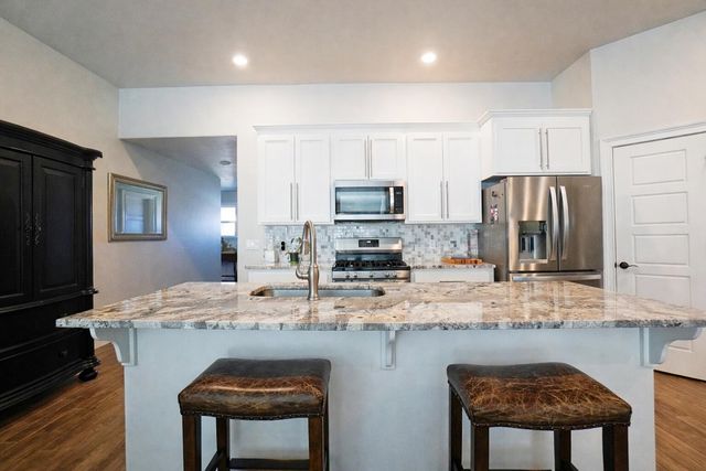 804 E 7th Street, Grove, OK 74344