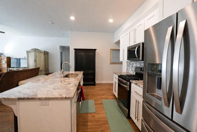 804 E 7th Street, Grove, OK 74344