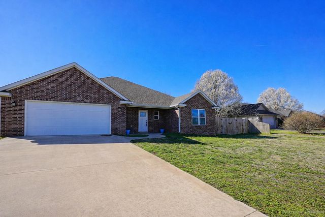 804 E 7th Street, Grove, OK 74344