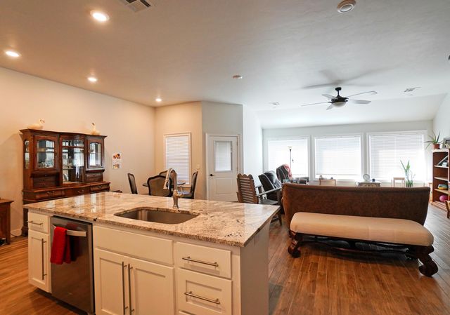 804 E 7th Street, Grove, OK 74344