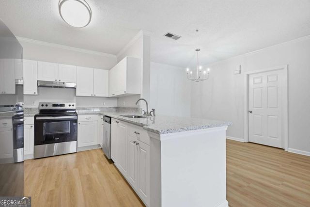 701 Vinings Forest Lane SE, Smyrna, GA 30080