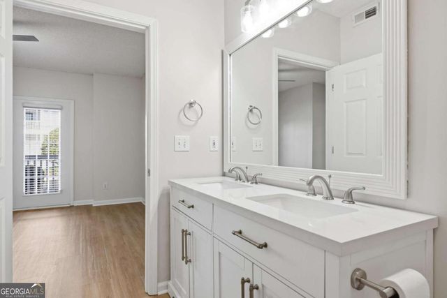 701 Vinings Forest Lane SE, Smyrna, GA 30080