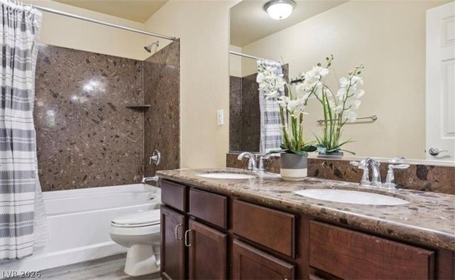 6861 Philharmonic Avenue, Las Vegas, NV 89139