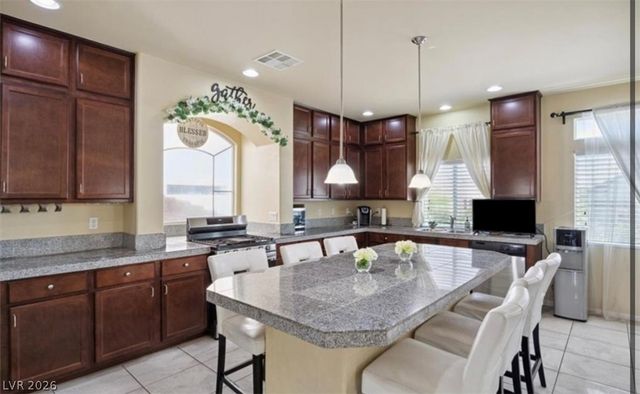 6861 Philharmonic Avenue, Las Vegas, NV 89139