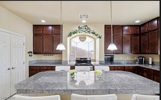 6861 Philharmonic Avenue, Las Vegas, NV 89139