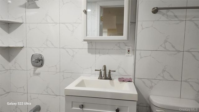 101 Wayne Street, Jericho, NY 11753