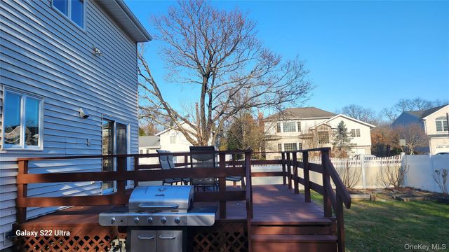 101 Wayne Street, Jericho, NY 11753