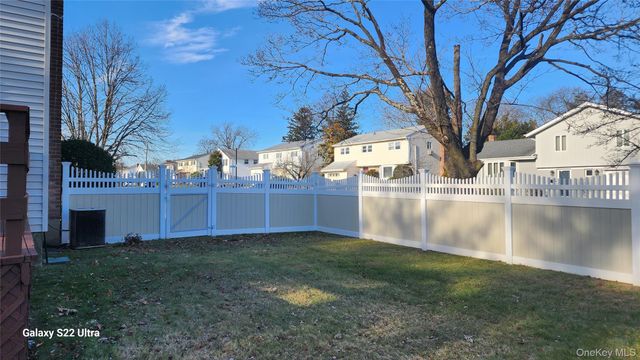 101 Wayne Street, Jericho, NY 11753