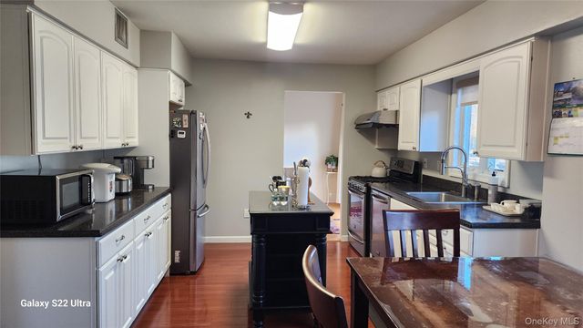 101 Wayne Street, Jericho, NY 11753