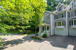 38 Georgetowne Drive, Nashua, NH 03062