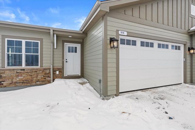 7035 Stonewood LANE, Lannon, WI 53046