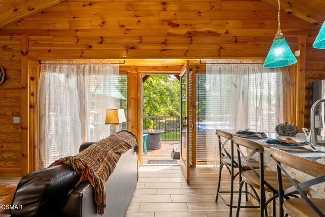 2323 River Port Way, Pigeon Forge, TN 37863
