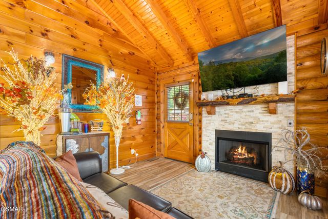 2323 River Port Way, Pigeon Forge, TN 37863