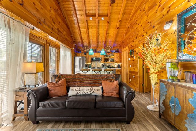 2323 River Port Way, Pigeon Forge, TN 37863
