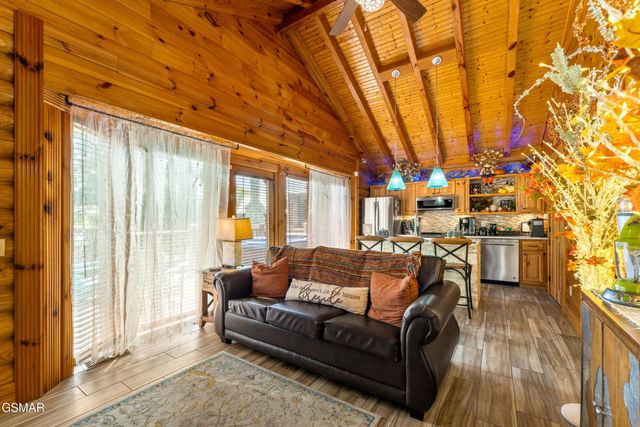 2323 River Port Way, Pigeon Forge, TN 37863