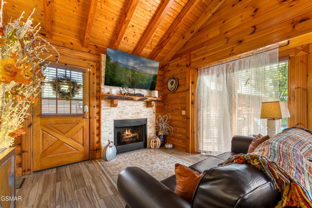 2323 River Port Way, Pigeon Forge, TN 37863