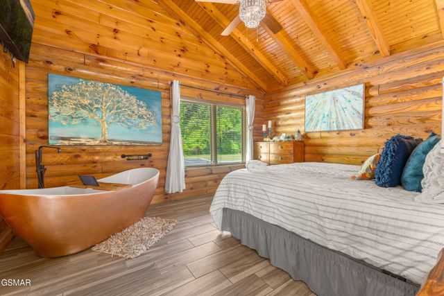 2323 River Port Way, Pigeon Forge, TN 37863