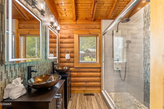 2323 River Port Way, Pigeon Forge, TN 37863