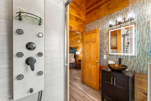 2323 River Port Way, Pigeon Forge, TN 37863