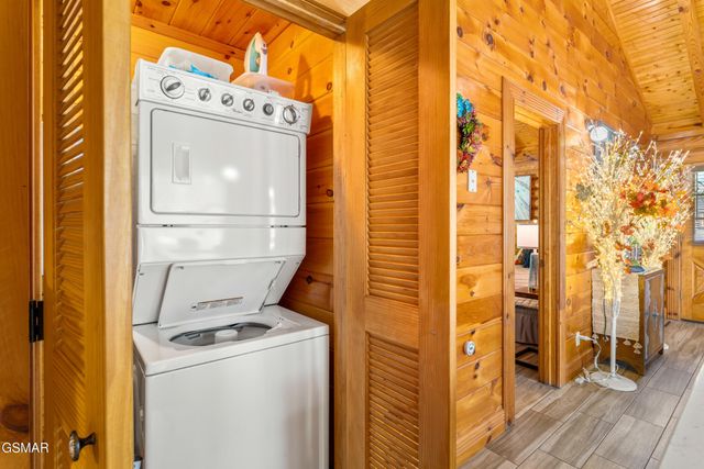 2323 River Port Way, Pigeon Forge, TN 37863
