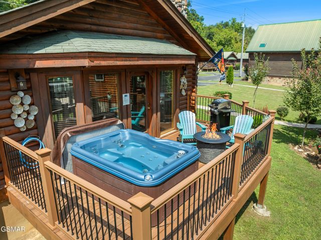 2323 River Port Way, Pigeon Forge, TN 37863