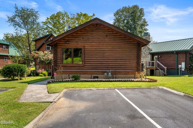 2323 River Port Way, Pigeon Forge, TN 37863