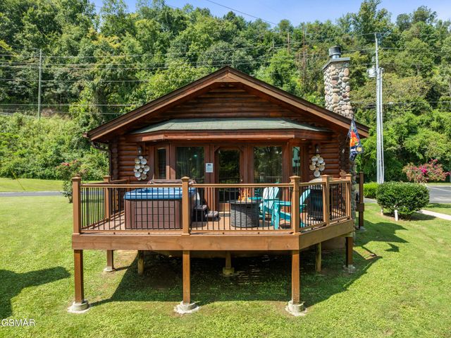 2323 River Port Way, Pigeon Forge, TN 37863