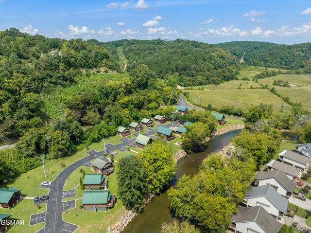 2323 River Port Way, Pigeon Forge, TN 37863