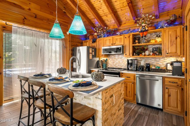 2323 River Port Way, Pigeon Forge, TN 37863