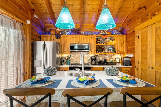 2323 River Port Way, Pigeon Forge, TN 37863