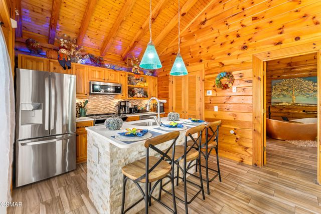 2323 River Port Way, Pigeon Forge, TN 37863