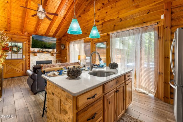 2323 River Port Way, Pigeon Forge, TN 37863