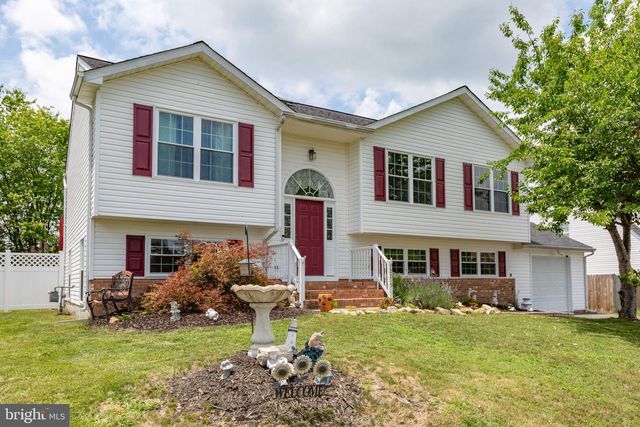 12215 STONEHENGE DR, Fredericksburg, VA 22407