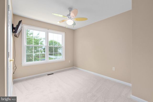 12215 STONEHENGE DR, Fredericksburg, VA 22407