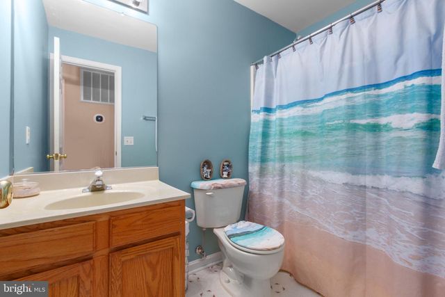 12215 STONEHENGE DR, Fredericksburg, VA 22407