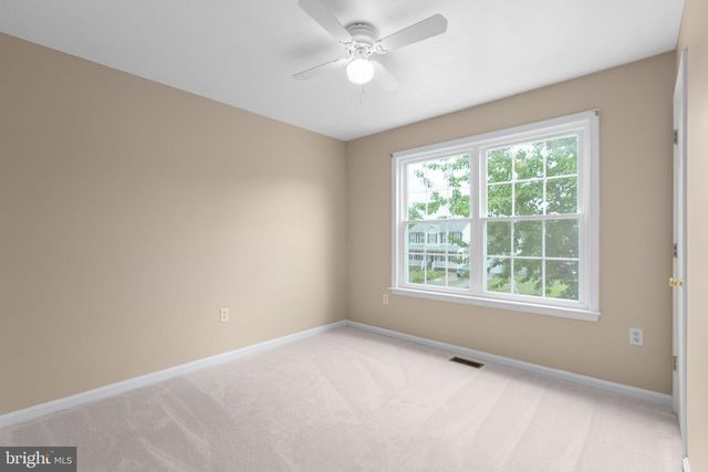 12215 STONEHENGE DR, Fredericksburg, VA 22407
