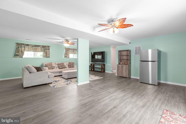 12215 STONEHENGE DR, Fredericksburg, VA 22407