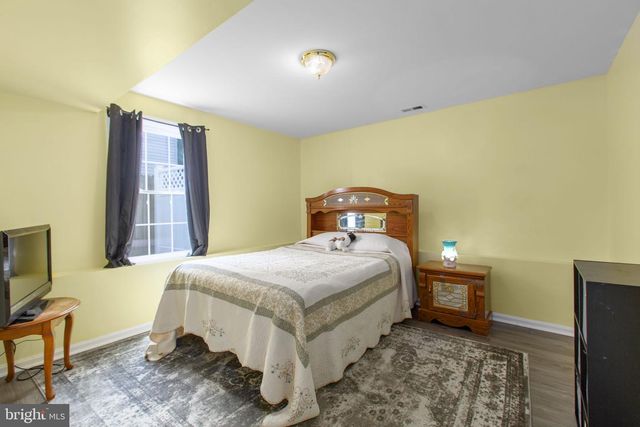 12215 STONEHENGE DR, Fredericksburg, VA 22407