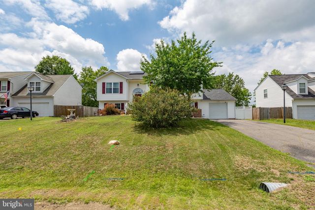 12215 STONEHENGE DR, Fredericksburg, VA 22407