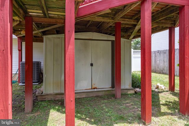 12215 STONEHENGE DR, Fredericksburg, VA 22407