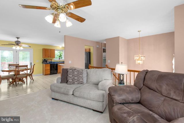 12215 STONEHENGE DR, Fredericksburg, VA 22407