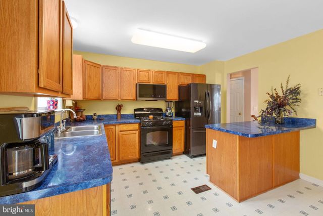 12215 STONEHENGE DR, Fredericksburg, VA 22407