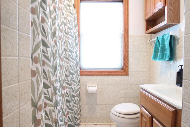 1560 WINDSOR Street, Sun Prairie, WI 53590