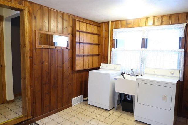 1560 WINDSOR Street, Sun Prairie, WI 53590